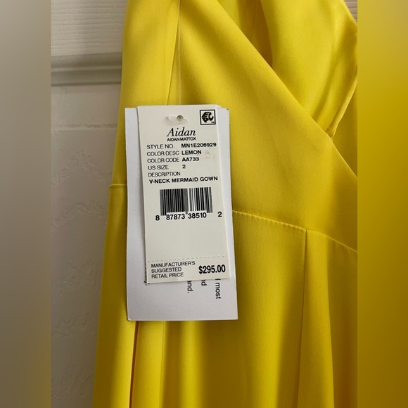 NWT Aidan by Aidan Mattox V-Neck Mermaid Gown - Picture 7 of 8